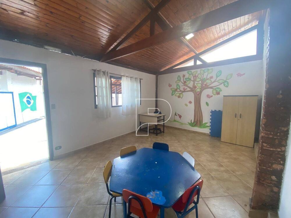 Casa, 4 quartos, 240 m² - Foto 1