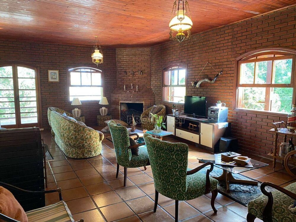 Chácara, 3 quartos, 2589 m² - Foto 2