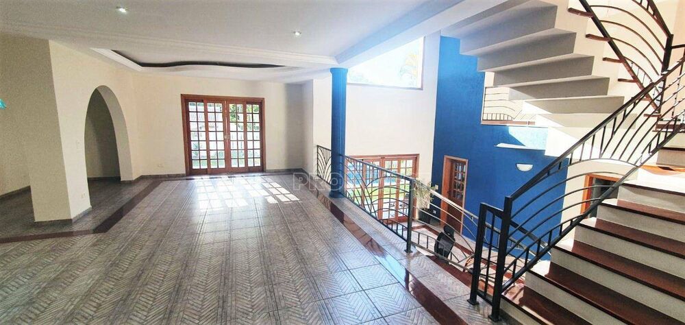 Casa de Condomínio à venda com 4 quartos, 450m² - Foto 2