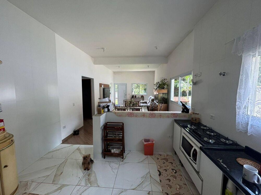 Casa de Condomínio à venda e aluguel com 2 quartos, 180m² - Foto 1