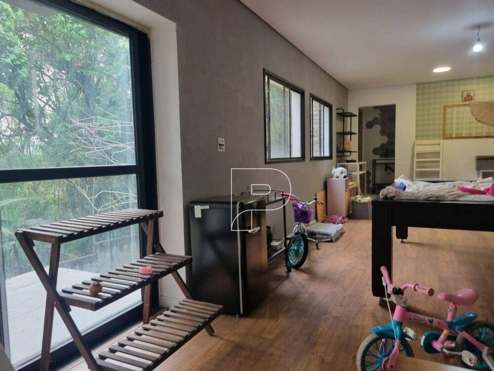 Casa, 3 quartos, 277 m² - Foto 1