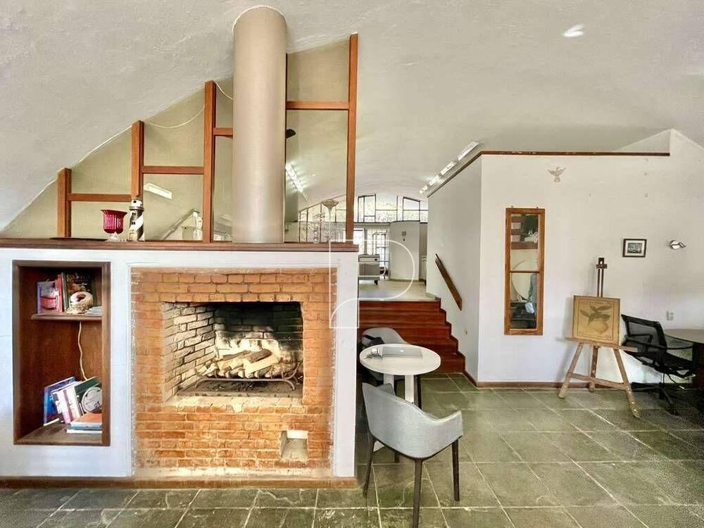 Casa à venda e aluguel com 1 quarto, 253m² - Foto 1