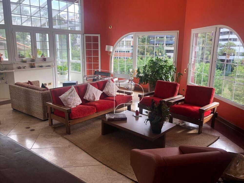 Casa, 4 quartos, 361 m² - Foto 1