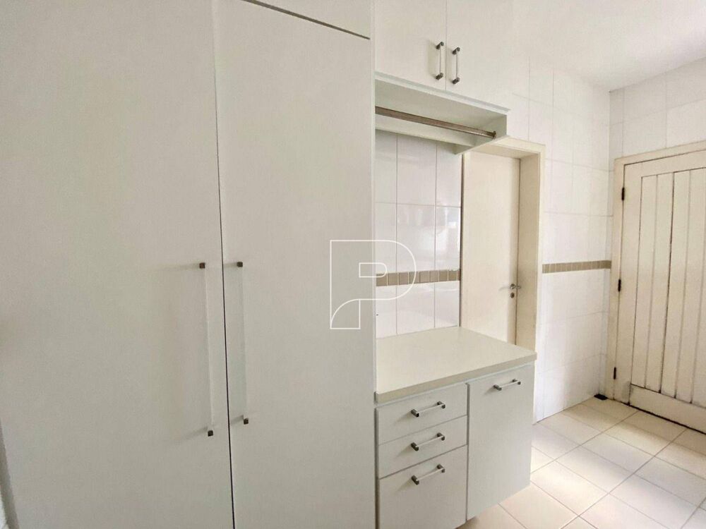 Casa de Condomínio à venda com 4 quartos, 297m² - Foto 2
