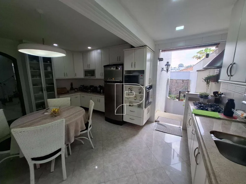 Casa, 3 quartos, 250 m² - Foto 2