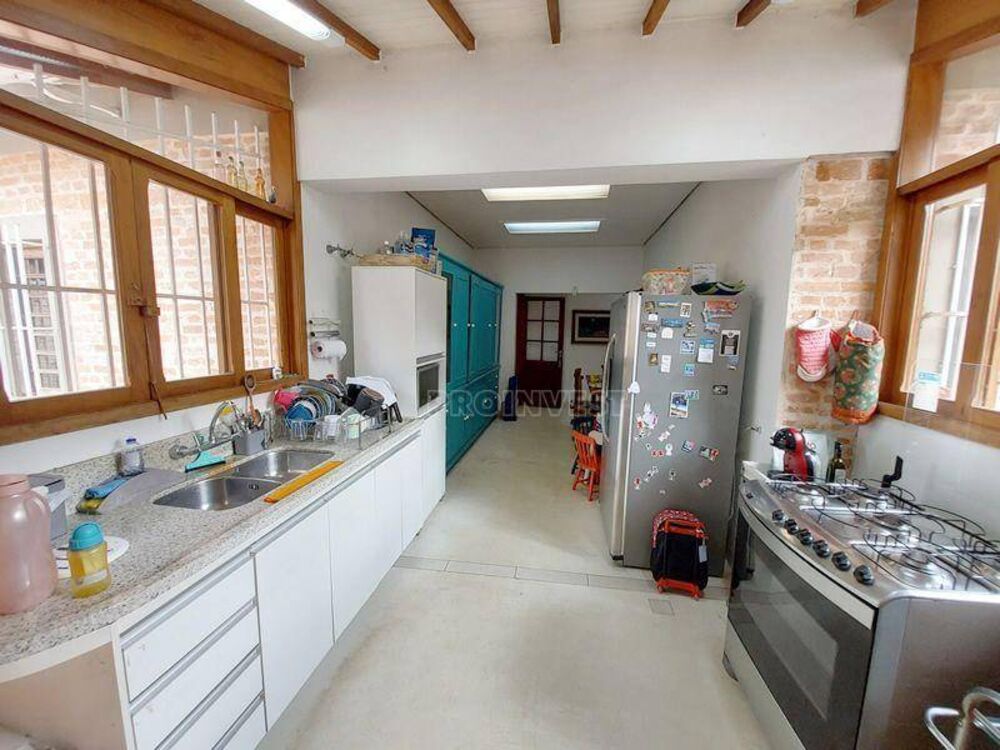 Casa de Condomínio à venda e aluguel com 3 quartos, 250m² - Foto 2