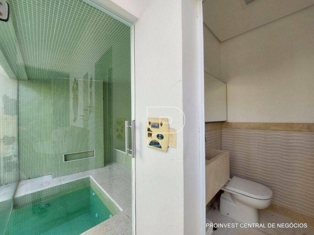Casa de Condomínio à venda com 4 quartos, 297m² - Foto 2