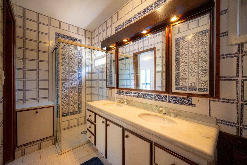 Casa de Condomínio à venda com 4 quartos, 498m² - Foto 1