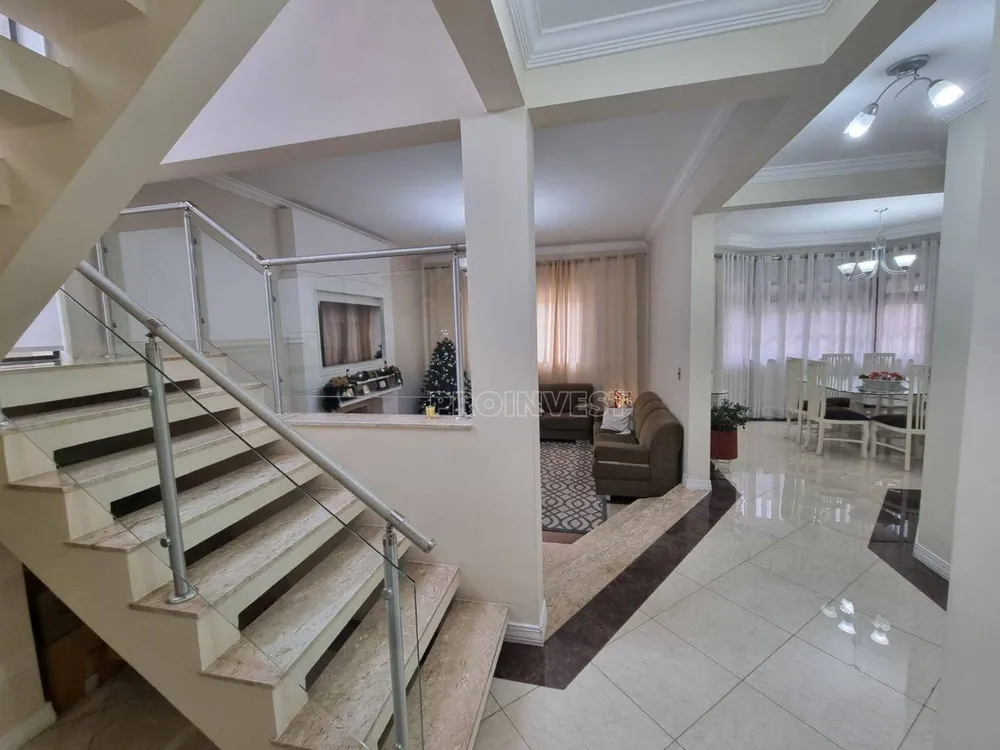 Casa, 3 quartos, 288 m² - Foto 1