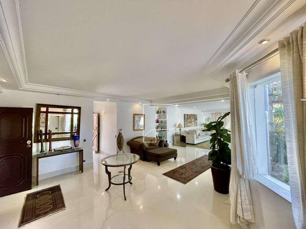 Casa de Condomínio à venda com 4 quartos, 615m² - Foto 2