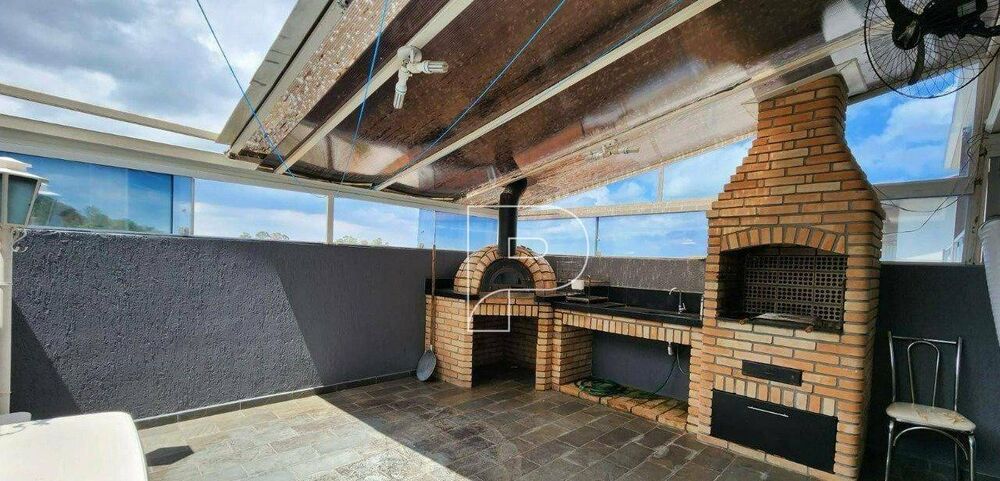 Casa de Condomínio à venda com 3 quartos, 244m² - Foto 4