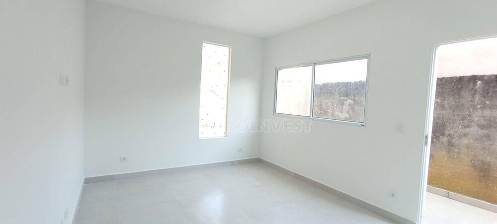 Casa à venda e aluguel com 3 quartos, 113m² - Foto 1