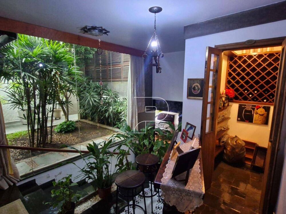Casa à venda com 3 quartos, 342m² - Foto 4