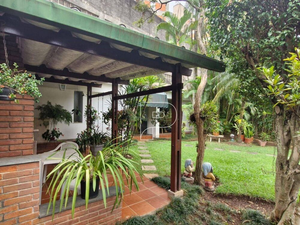 Casa à venda com 3 quartos, 342m² - Foto 1