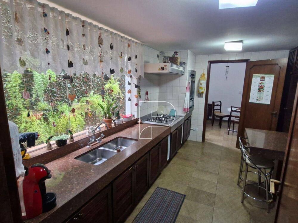 Casa à venda com 3 quartos, 342m² - Foto 5