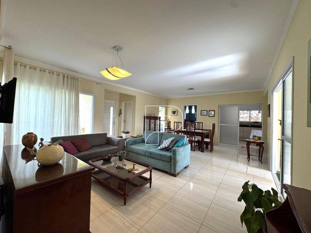 Casa de Condomínio à venda com 4 quartos, 237m² - Foto 1