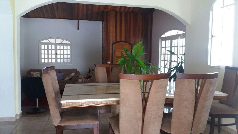 Casa de Condomínio à venda com 3 quartos, 300m² - Foto 4