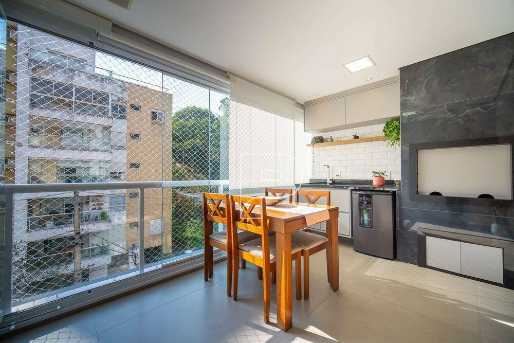Apartamento à venda com 3 quartos, 105m² - Foto 2