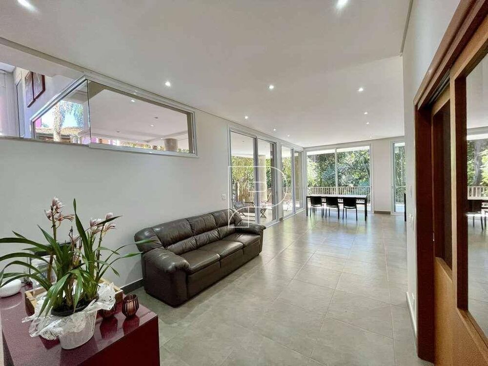 Casa de Condomínio à venda com 4 quartos, 450m² - Foto 2