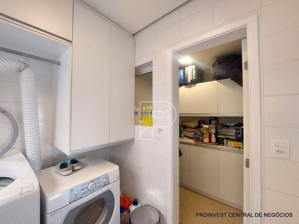 Casa de Condomínio à venda com 4 quartos, 245m² - Foto 1