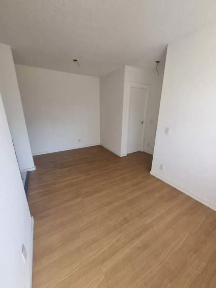 Apartamento à venda com 2 quartos, 45m² - Foto 2