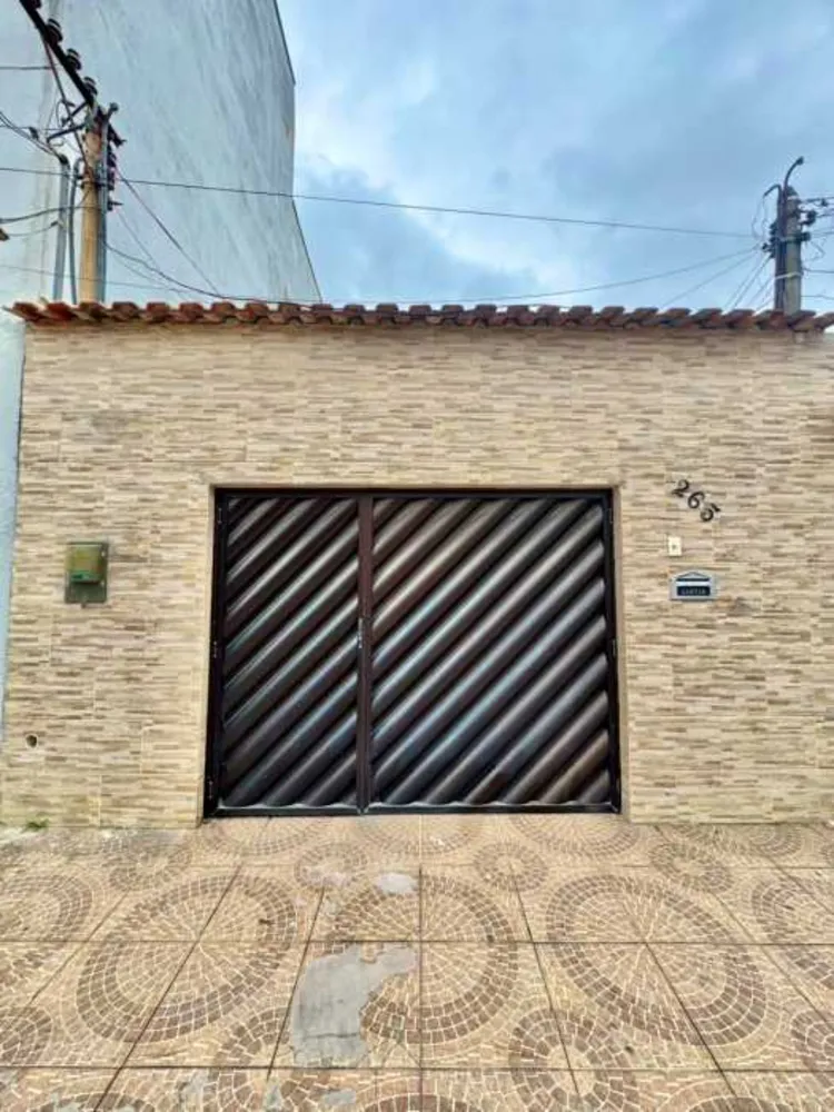 Casa, 2 quartos, 200 m² - Foto 1