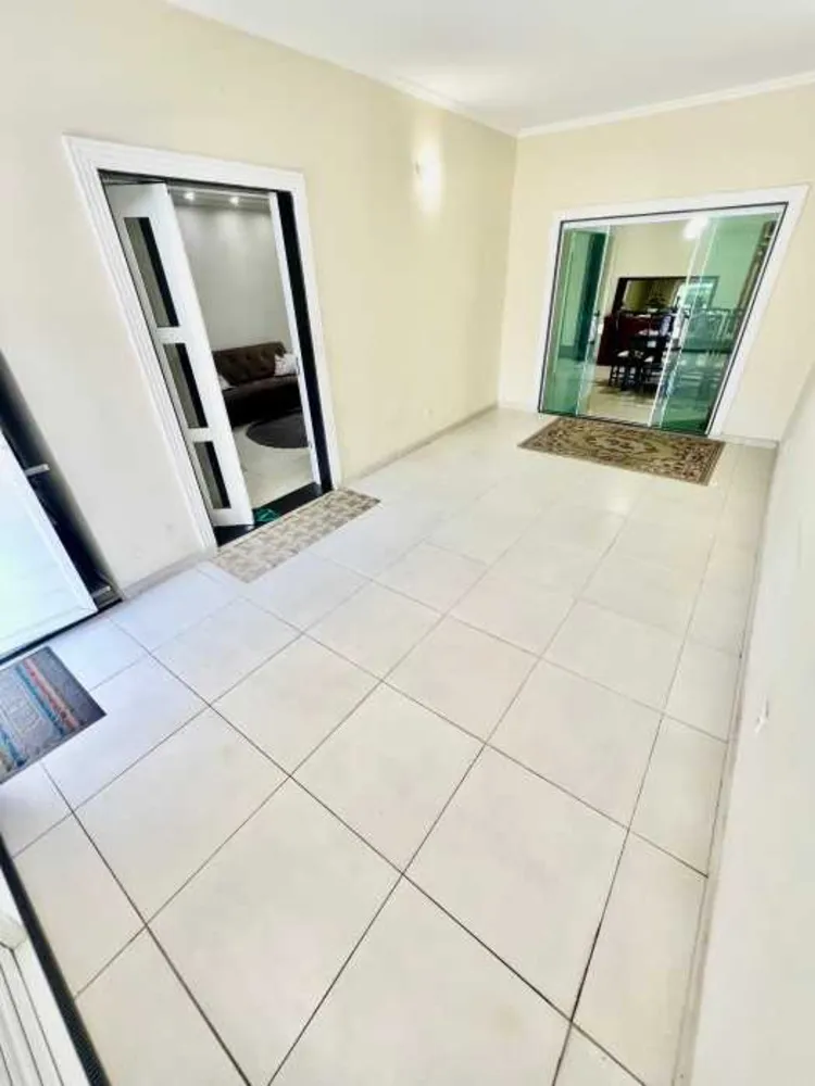 Casa, 3 quartos, 242 m² - Foto 3