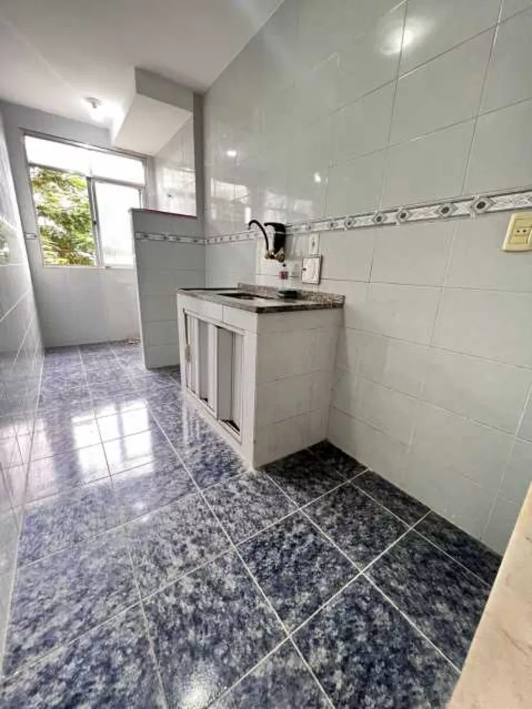 Apartamento à venda com 2 quartos, 48m² - Foto 2