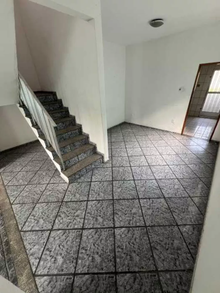 Casa, 3 quartos, 255 m² - Foto 1