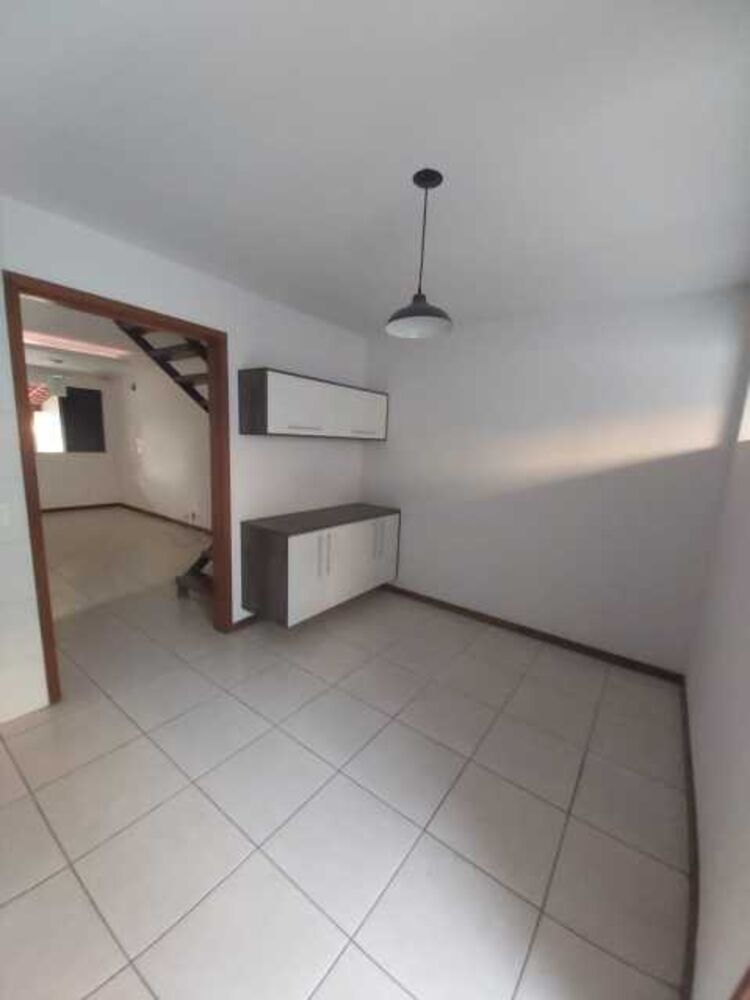 Casa à venda com 2 quartos, 69m² - Foto 12