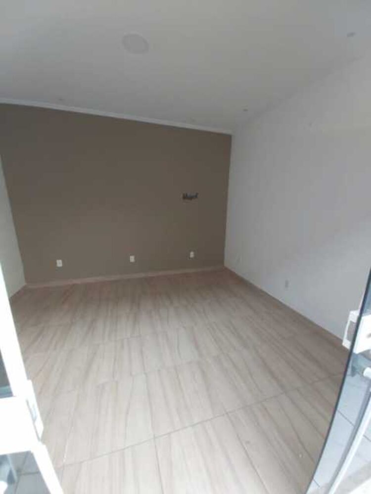 Casa à venda com 2 quartos, 69m² - Foto 4