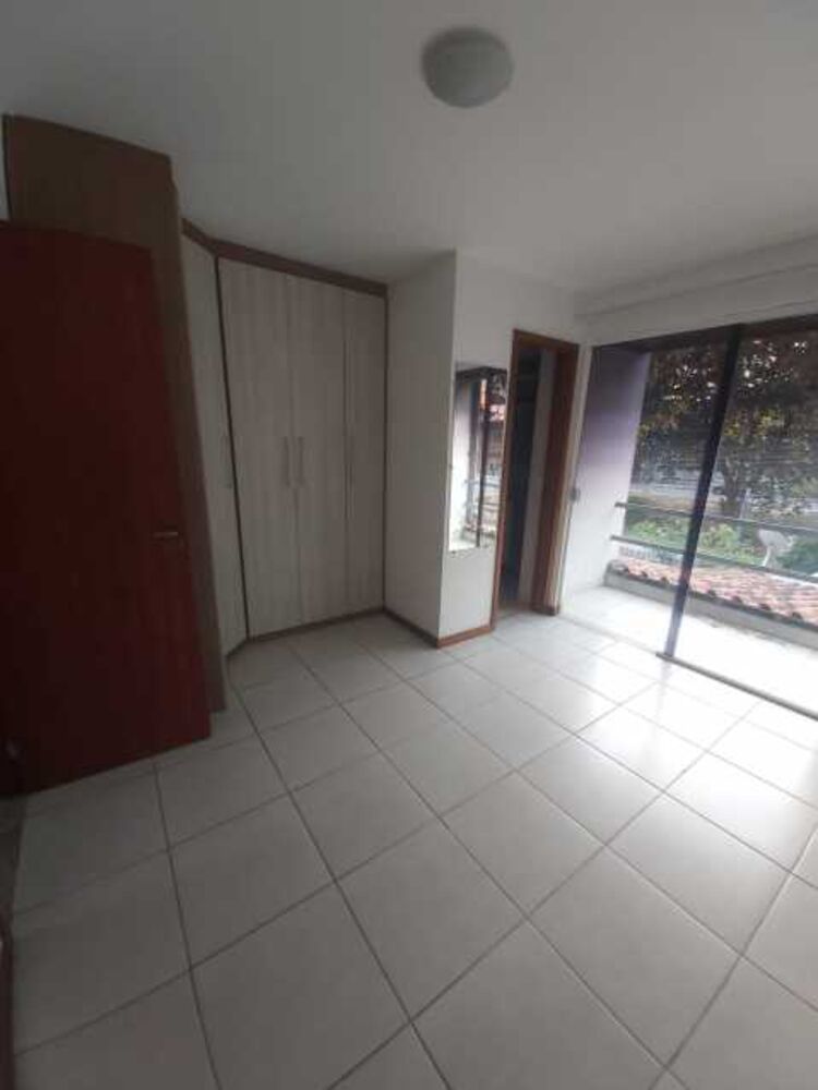 Casa à venda com 2 quartos, 69m² - Foto 6