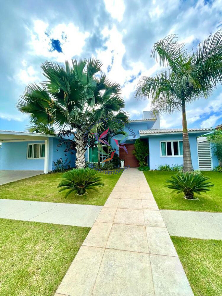Casa à venda com 4 quartos, 300m² - Foto 1