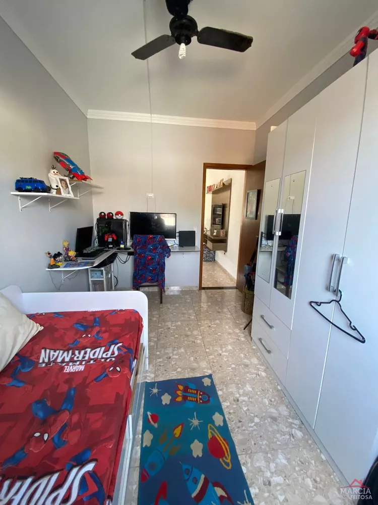 Casa à venda com 2 quartos, 60m² - Foto 4