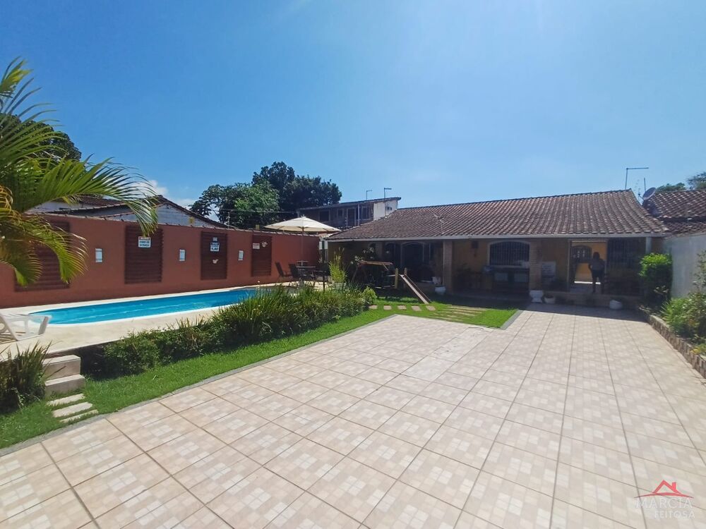 Casa à venda com 3 quartos, 200m² - Foto 1