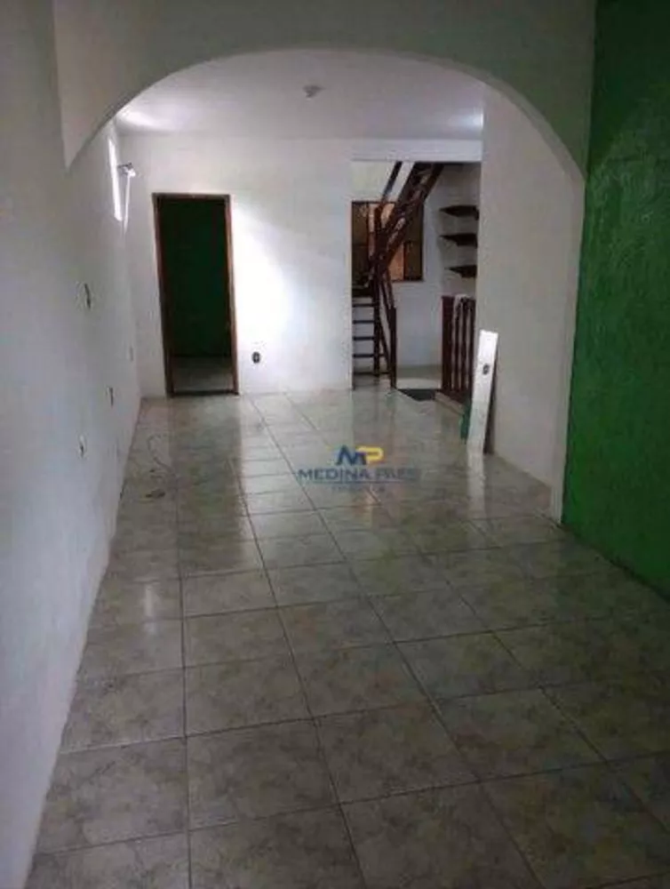 Casa, 3 quartos, 210 m² - Foto 2