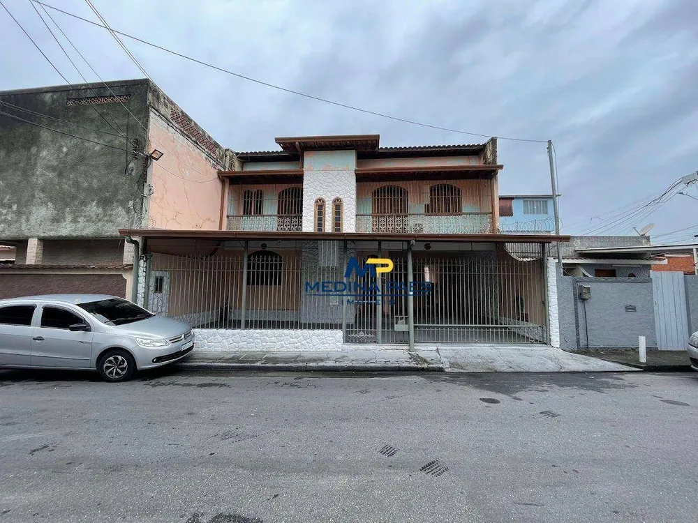 Casa, 4 quartos, 146 m² - Foto 1