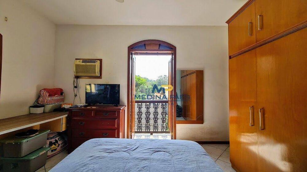 Casa à venda com 1 quarto, 99m² - Foto 2