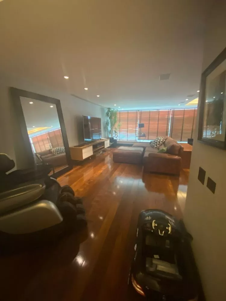 Apartamento, 3 quartos, 280 m² - Foto 1