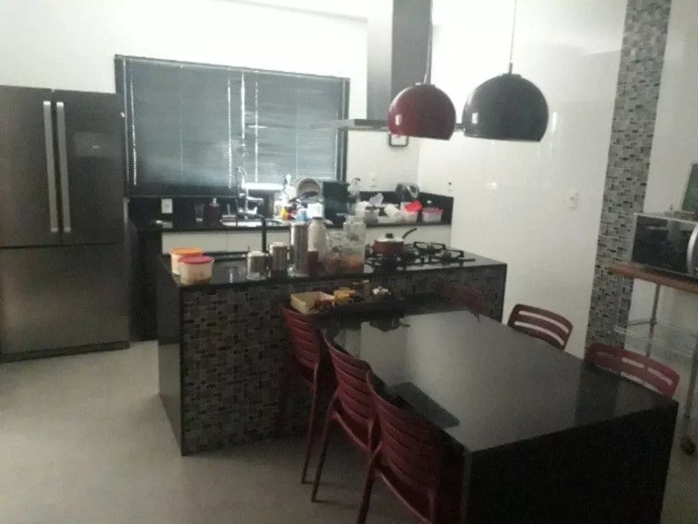 Casa de Condomínio à venda com 4 quartos, 200M2 - Foto 4