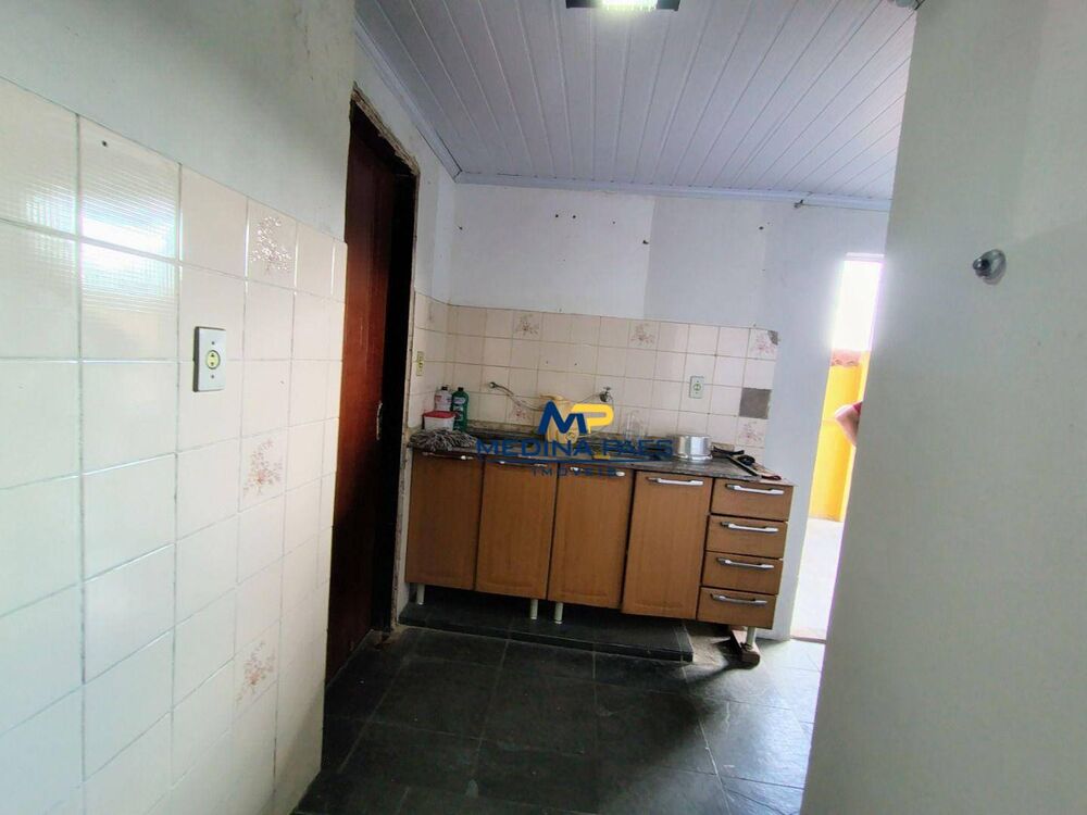 Casa à venda com 2 quartos, 138m² - Foto 1