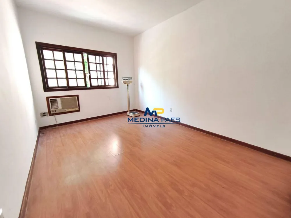 Casa, 5 quartos, 240 m² - Foto 9