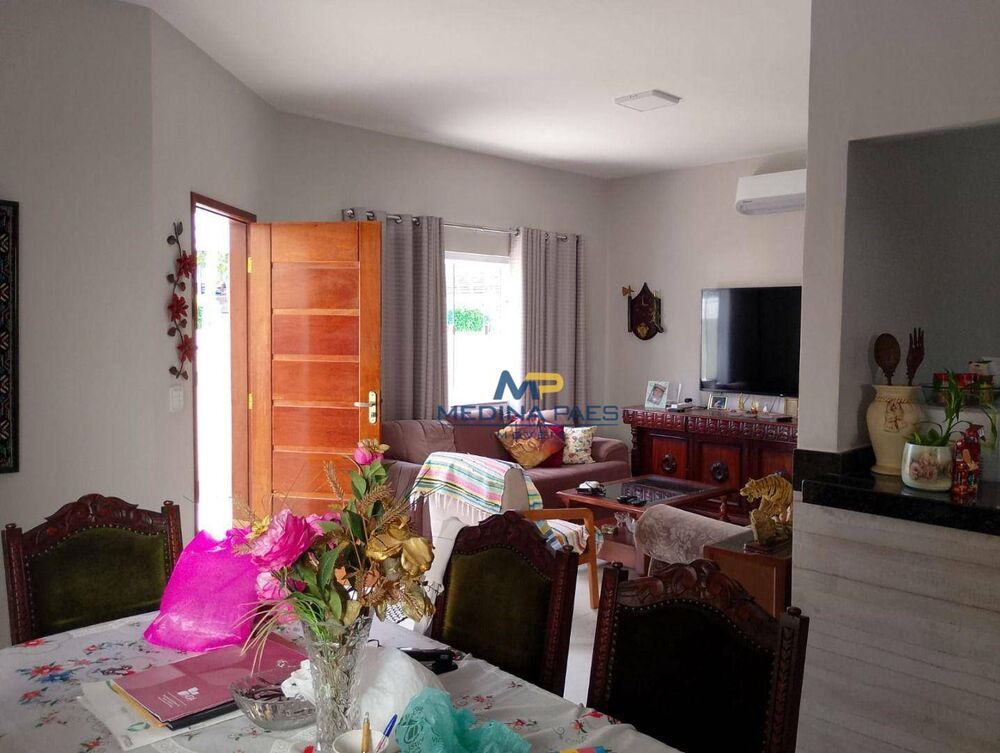 Casa à venda com 3 quartos, 180m² - Foto 4