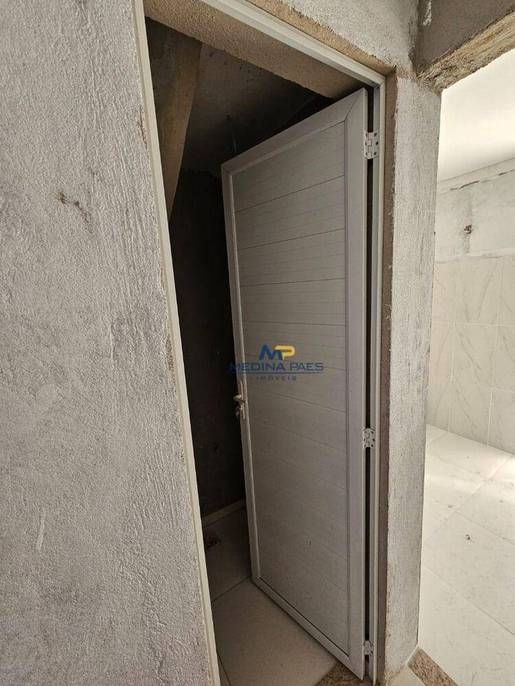 Casa à venda com 2 quartos, 72m² - Foto 3