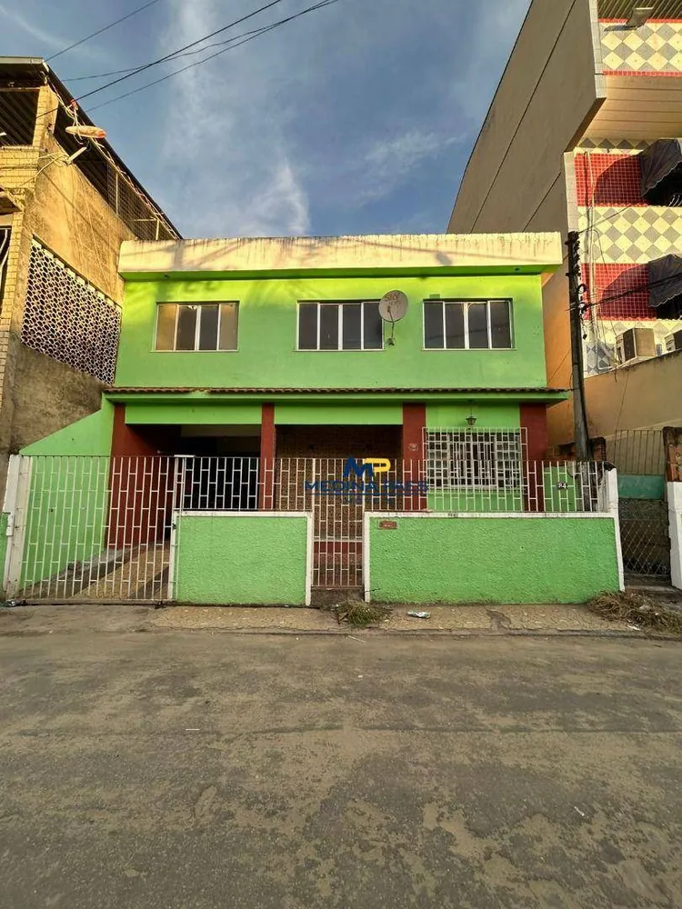 Casa, 3 quartos, 200 m² - Foto 1