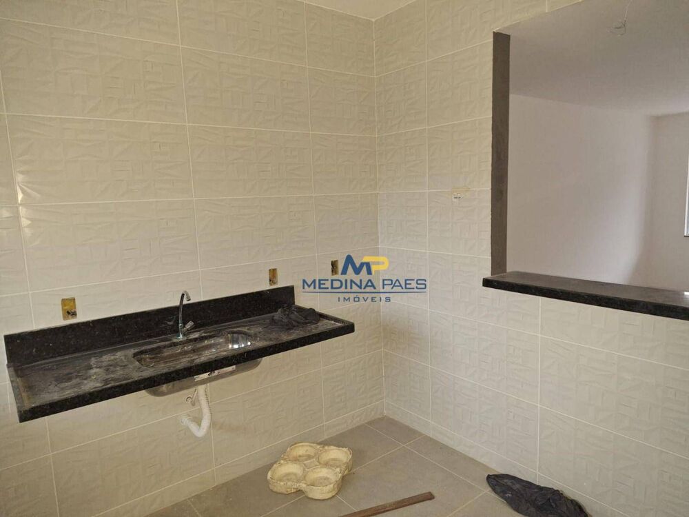 Casa à venda com 2 quartos, 70m² - Foto 4
