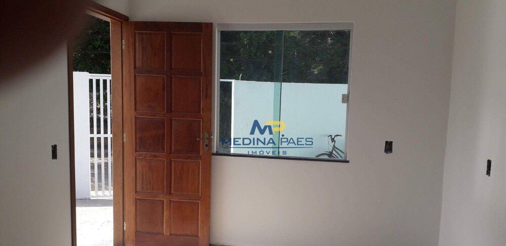 Casa à venda com 2 quartos, 61m² - Foto 3