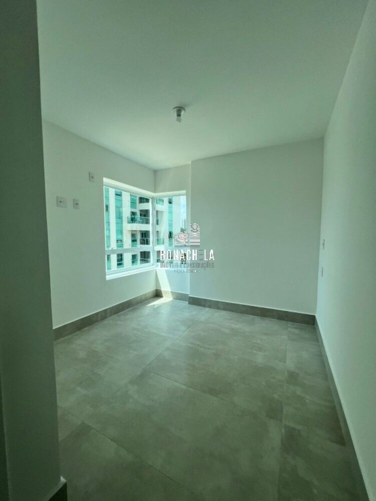 Apartamento para alugar com 3 quartos, 106m² - Foto 4