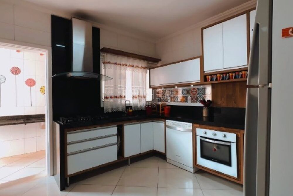 Casa, 4 quartos - Foto 1