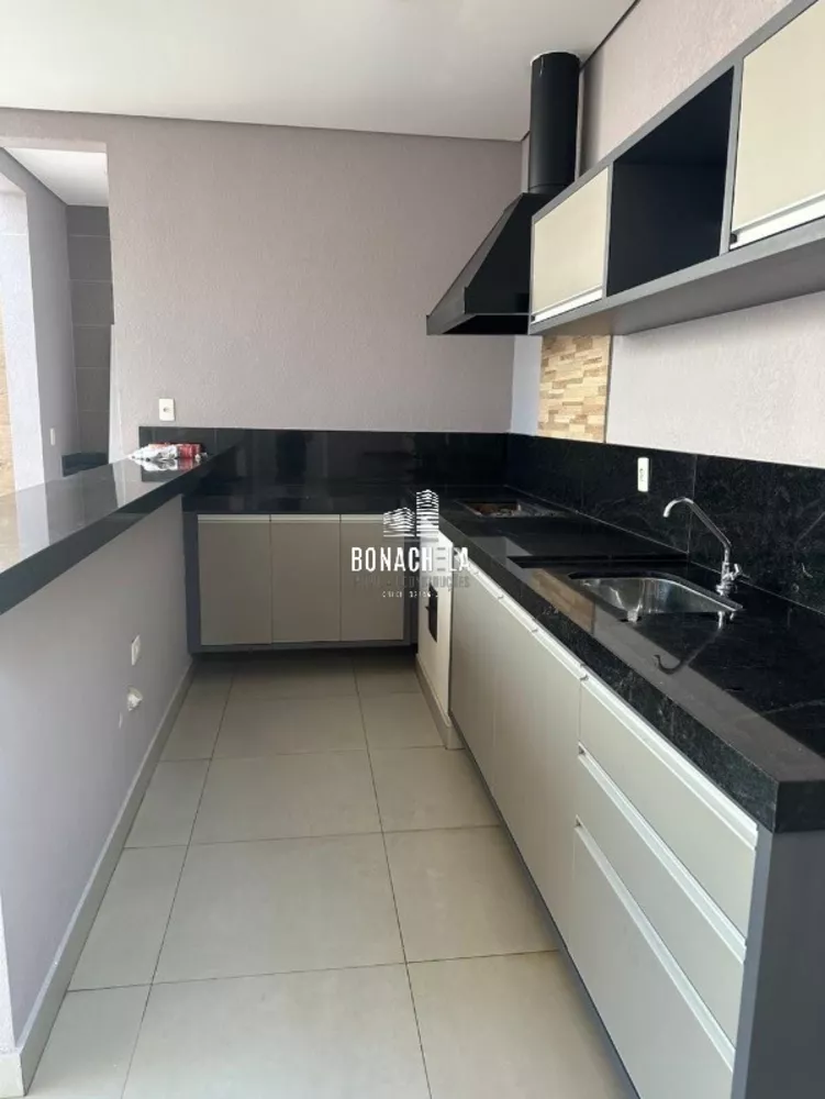 Casa à venda e aluguel com 3 quartos, 278m² - Foto 2